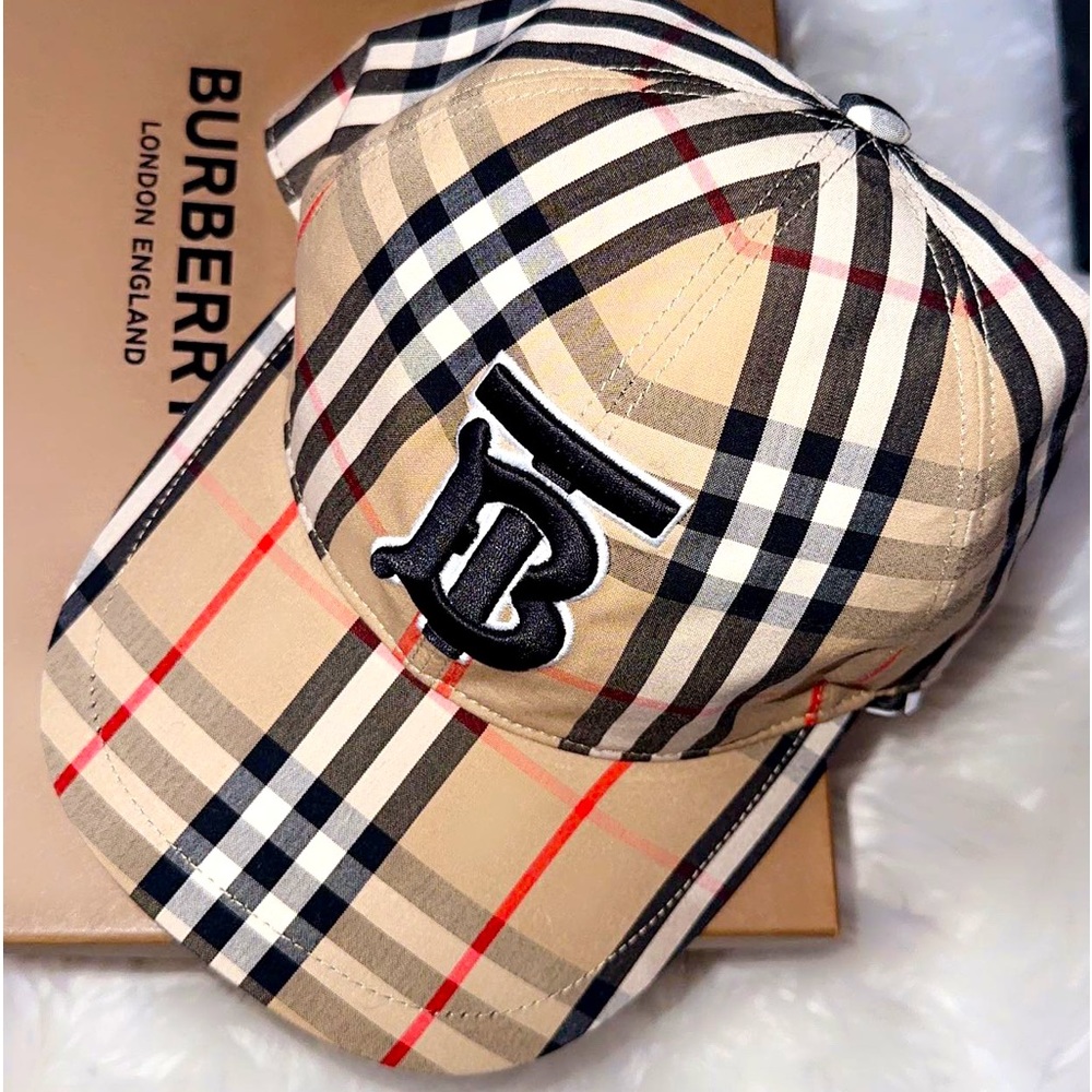 💯 - Authentic Women’s Burberry Cap size Medium 57 cm